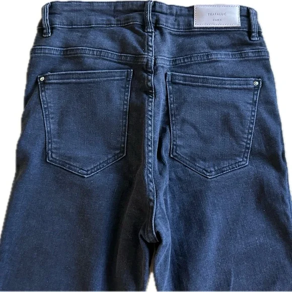 Zara Distressed Skinny Jeans - Picture 6 of 9